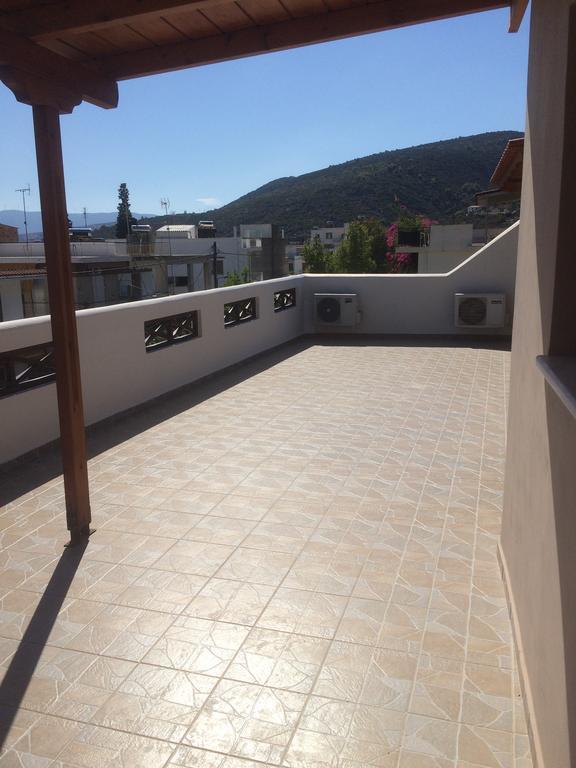 N&Μ Apartment Méthana Exterior foto