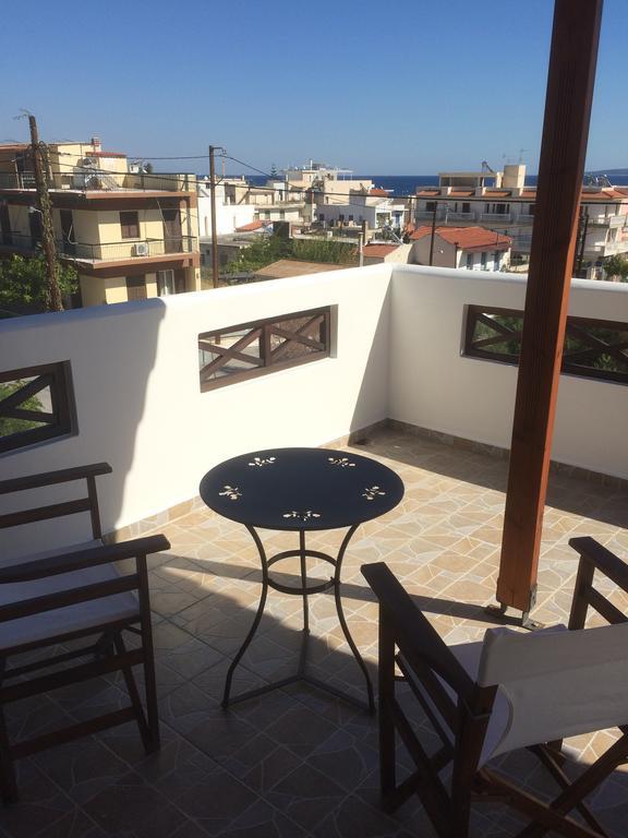 N&Μ Apartment Méthana Exterior foto